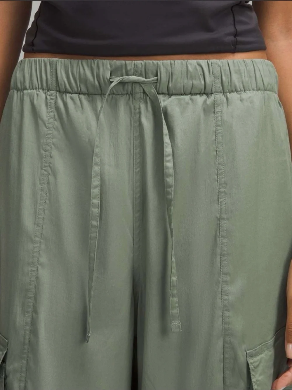 Like New - Lululemon Lightweight Adjustable Mid-Rise Cargo Pant (XL)